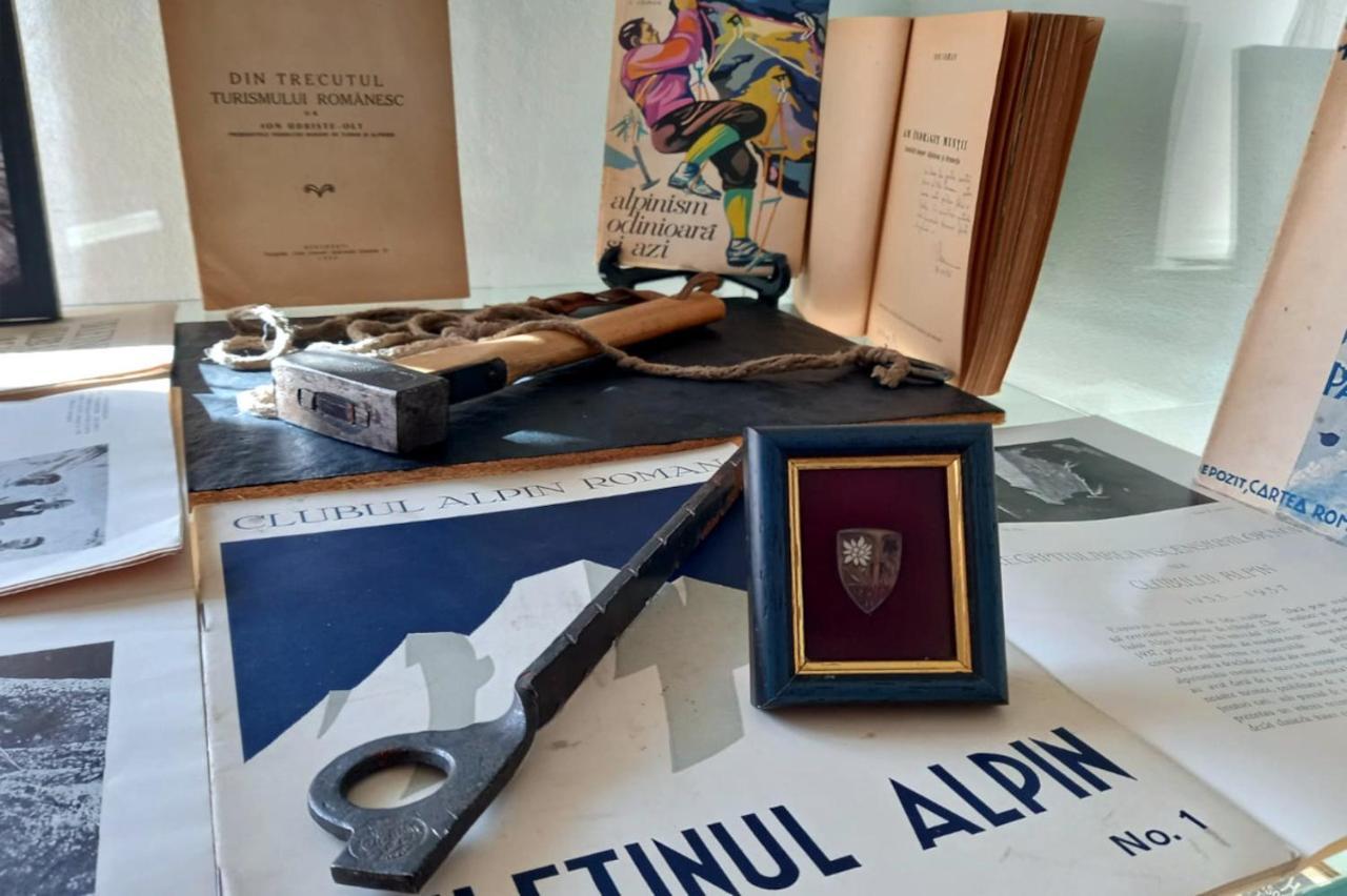 Galeria Turismului Montan Pensionat Cîrţişoara Eksteriør billede